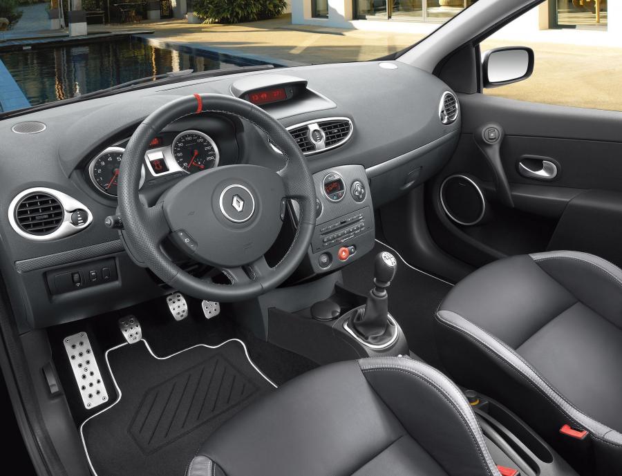 Renault Clio R.S. 2.0 16V 2006 года  (фото 83 из 125)